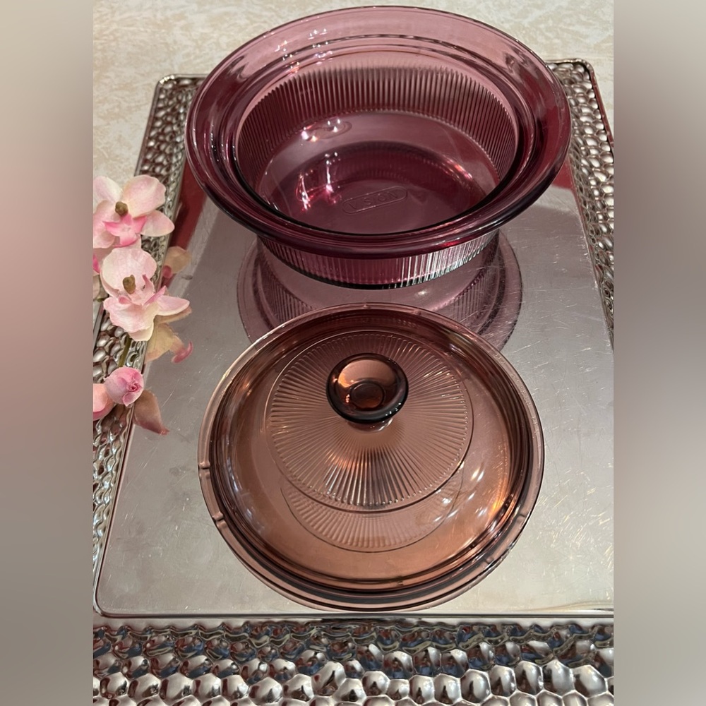 Vintage Corning Visions Cranberry 24 oz (750 mL) Covered Ribbed Casserole Dish - Picture 5 of 11